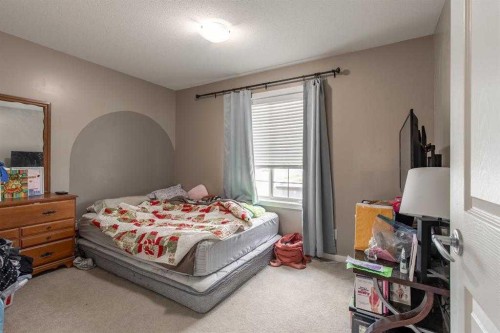 3 Aberdeen Road West, Lethbridge, AB 