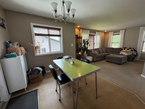 3 Aberdeen Road West, Lethbridge, AB 