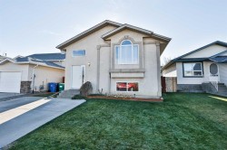 175 Cowichan Court WEST Lethbridge, AB T1K 7T7