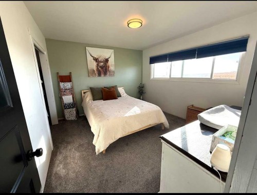 25021 Rge Rd 254, Cardston, AB - Indoor Photo Showing Bedroom