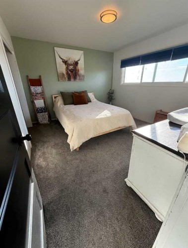 25021 Rge Rd 254, Cardston, AB - Indoor Photo Showing Bedroom