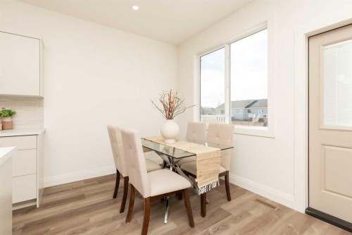 308 S 50 W, Raymond, AB - Indoor Photo Showing Dining Room