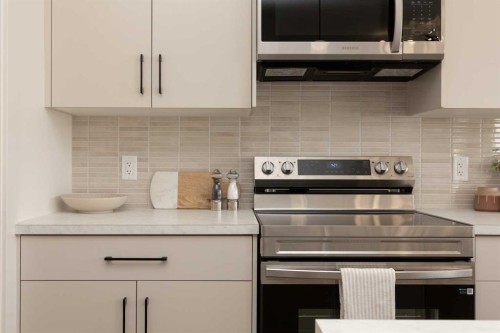 310 S 50 W, Raymond, AB - Indoor Photo Showing Kitchen With Upgraded Kitchen