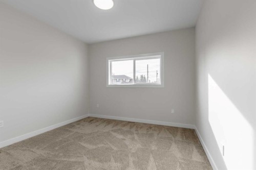 277 E 1 Avenue North, Magrath, AB - Indoor Photo Showing Other Room
