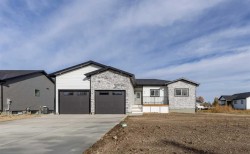 277 E 1 Avenue NORTH Magrath, AB T0K 1J0