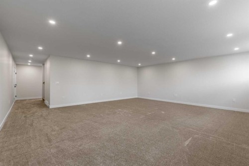 277 E 1 Avenue North, Magrath, AB - Indoor Photo Showing Other Room