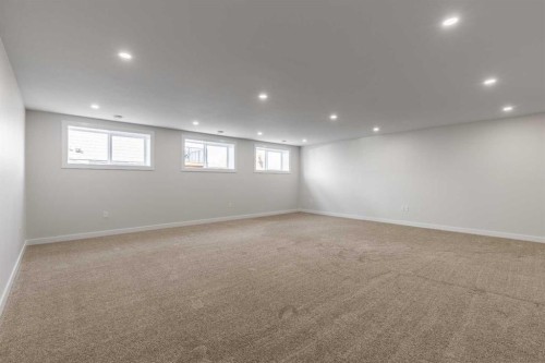 277 E 1 Avenue North, Magrath, AB - Indoor Photo Showing Other Room