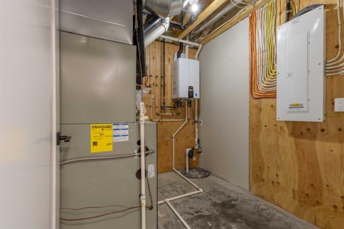 277 E 1 Avenue North, Magrath, AB - Indoor Photo Showing Basement