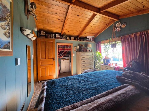 7404 Rge Rd 3-0, Rural Pincher Creek No. 9, M.D. Of, AB - Indoor Photo Showing Bedroom