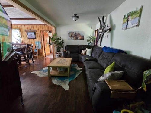 7404 Rge Rd 3-0, Rural Pincher Creek No. 9, M.D. Of, AB - Indoor Photo Showing Living Room