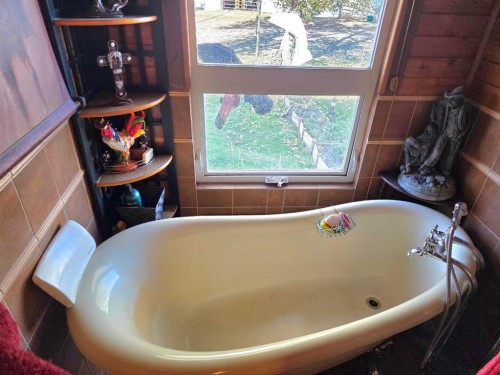 275083 Twp Rd 41, Hill Spring, AB - Indoor Photo Showing Bathroom