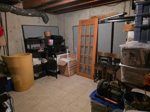 275083 Twp Rd 41, Hill Spring, AB - Indoor Photo Showing Basement