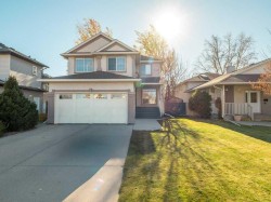 425 FAIRMONT Boulevard SOUTH Lethbridge, AB T1K 7G2