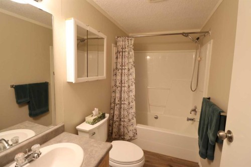 3002 33 Ave South, Lethbridge, AB 