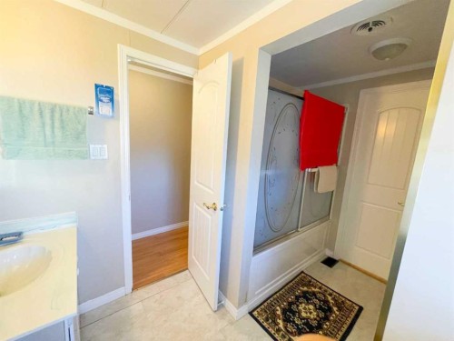 331 Armstrong Street, Carmangay, AB - Indoor