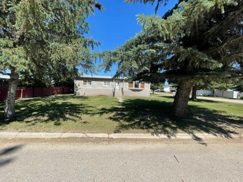 331 Armstrong Street, Carmangay, AB - Outdoor