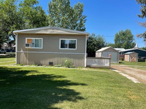 331 Armstrong Street, Carmangay, AB - Outdoor