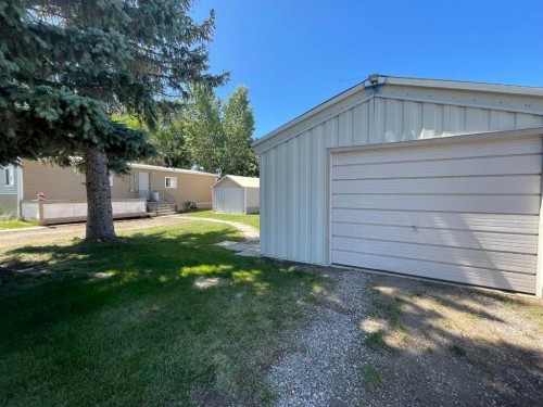 331 Armstrong Street, Carmangay, AB - Outdoor