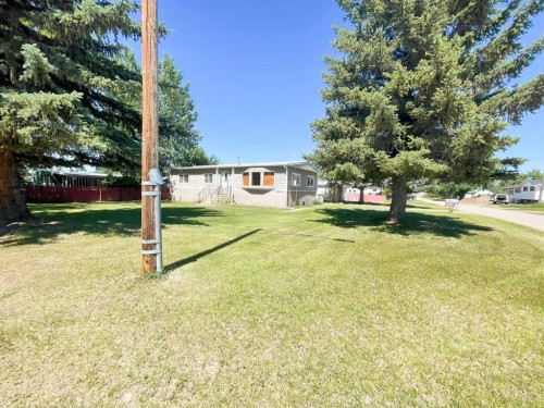 331 Armstrong Street, Carmangay, AB - Outdoor