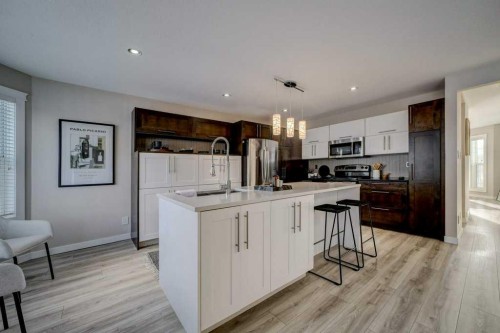 29 Peigan Court West, Lethbridge, AB - Indoor Photo Showing Kitchen