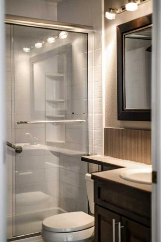 29 Peigan Court West, Lethbridge, AB - Indoor Photo Showing Bathroom