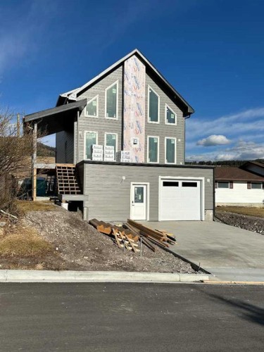 8305 18 Avenue, Coleman, AB - Outdoor