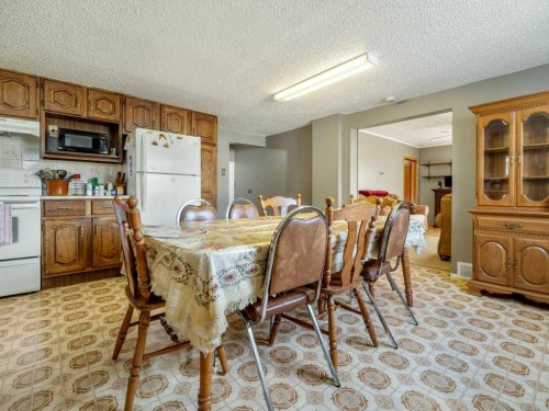 8109 16 Avenue, Coleman, AB - Indoor