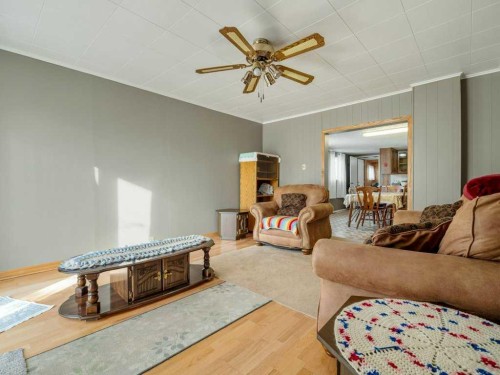 8109 16 Avenue, Coleman, AB - Indoor