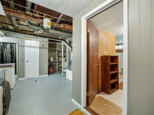 8109 16 Avenue, Coleman, AB - Indoor Photo Showing Other Room