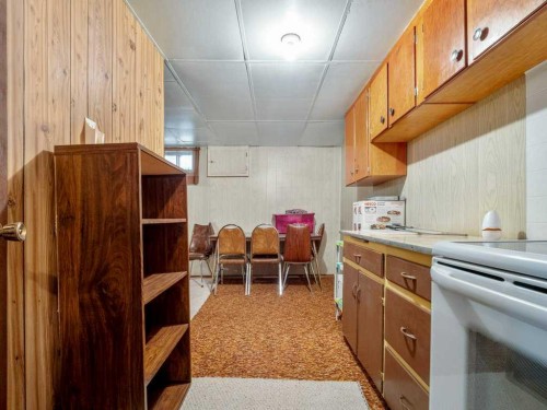 8109 16 Avenue, Coleman, AB - Indoor Photo Showing Kitchen