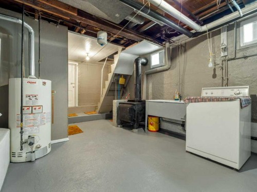 8109 16 Avenue, Coleman, AB - Indoor