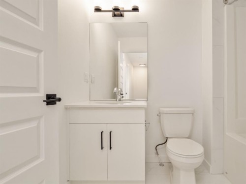 673 Blackwolf Boulevard North, Lethbridge, AB - Indoor Photo Showing Bathroom