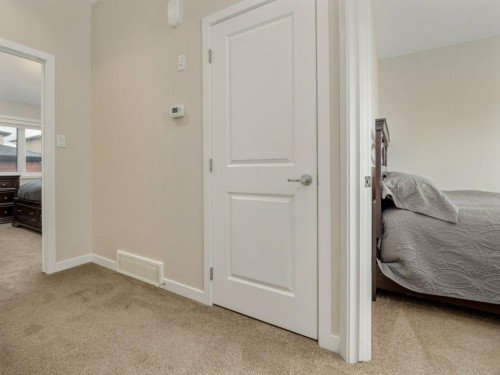 359 Caledonia Boulevard West, Lethbridge, AB - Indoor