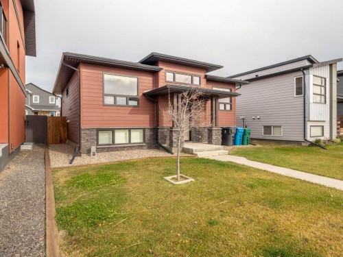 359 Caledonia Boulevard West, Lethbridge, AB - Outdoor