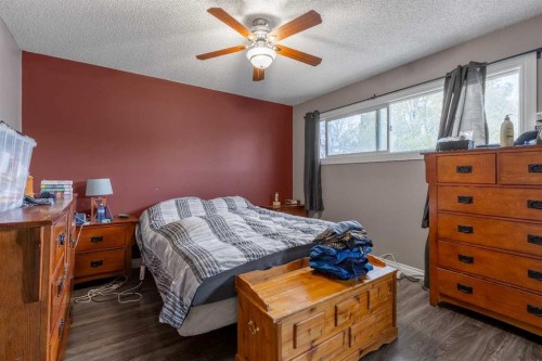 1919 19 Avenue South, Lethbridge, AB - Indoor Photo Showing Bedroom