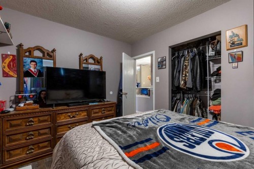 1919 19 Avenue South, Lethbridge, AB - Indoor Photo Showing Bedroom