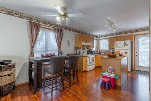 66 Assiniboia Way West, Lethbridge, AB - Indoor