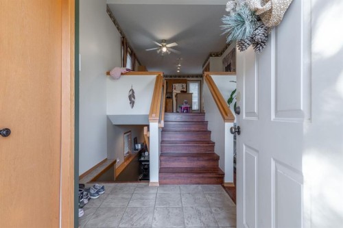 66 Assiniboia Way West, Lethbridge, AB - Indoor Photo Showing Other Room