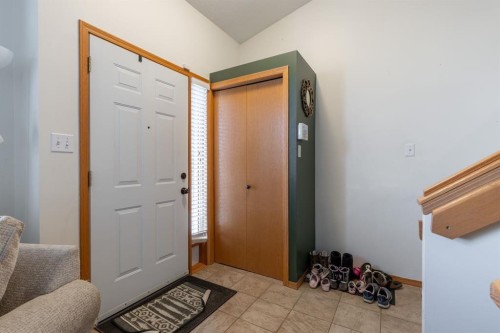 66 Assiniboia Way West, Lethbridge, AB - Indoor Photo Showing Other Room