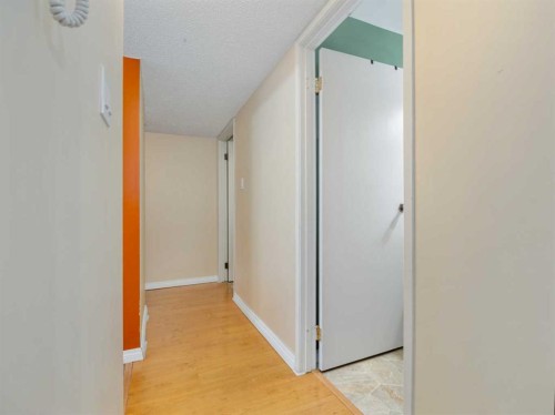 302-65 Temple Boulevard West, Lethbridge, AB - Indoor Photo Showing Other Room