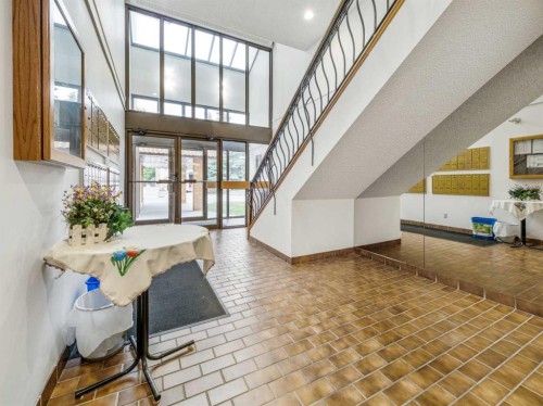 302-65 Temple Boulevard West, Lethbridge, AB - Indoor Photo Showing Other Room