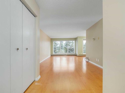 302-65 Temple Boulevard West, Lethbridge, AB - Indoor Photo Showing Other Room