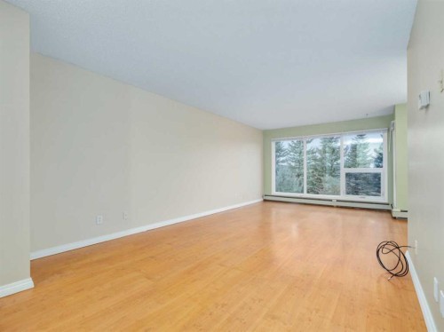 302-65 Temple Boulevard West, Lethbridge, AB - Indoor Photo Showing Other Room