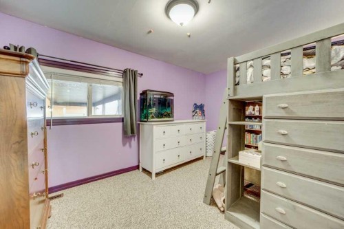 3 Southview Estates, Rural Pincher Creek No. 9, M.D. Of, AB - Indoor Photo Showing Bedroom