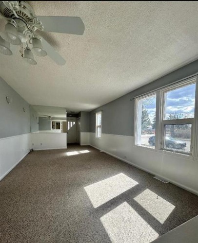 204 Grand Avenue, Carmangay, AB - Indoor Photo Showing Other Room