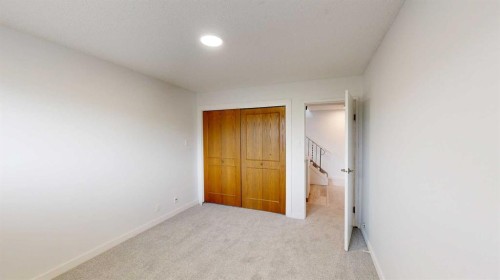 40-5 Acadia Road West, Lethbridge, AB - Indoor Photo Showing Other Room