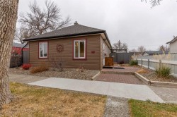 915 7 Street NORTH Lethbridge, AB T1H 1Y8