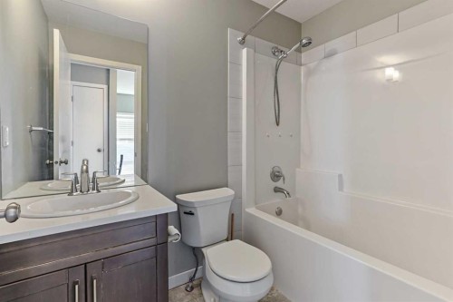 547 Blackwolf Boulevard North, Lethbridge, AB - Indoor Photo Showing Bathroom