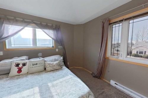 145 Blackfoot Circle West, Lethbridge, AB - Indoor Photo Showing Bedroom