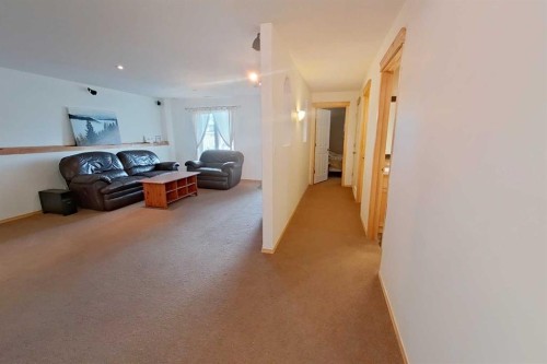 145 Blackfoot Circle West, Lethbridge, AB - Indoor Photo Showing Other Room